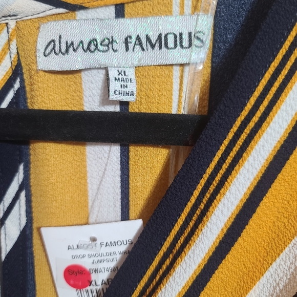 New Almost Famous Jumpsuit Gold White Blue SZ XL - Picture 4 of 4